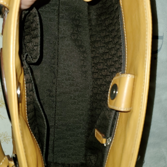 🌺🌺SOLD🌺 Vintage Christian Dior Leather Handbag - Picture 6 of 8